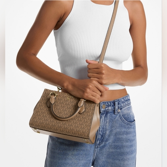 SOLD‼️NWT Michael Kors Marilyn Small Logo Crossbody Bag - Picture 3 of 13